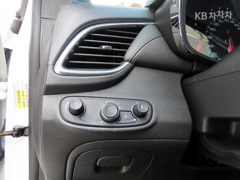 GM Korea The New (facelift) Trax1.6 Diesel Premier - 12