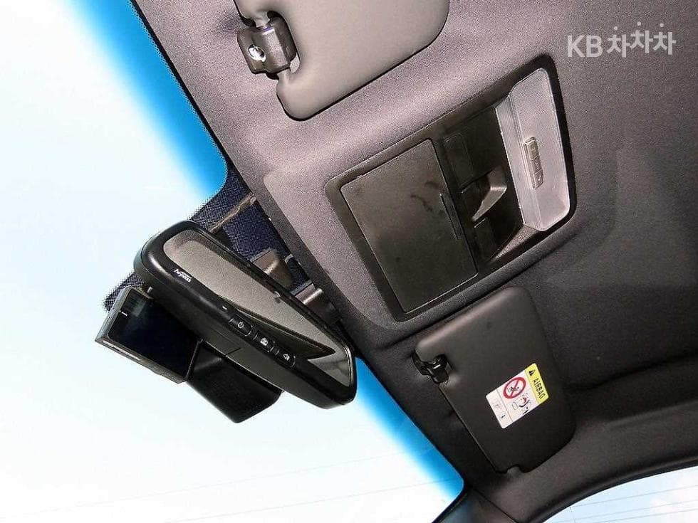 KG Mobility The New (facelift) Rexton 스포츠2.2 4WD Prestige - 16