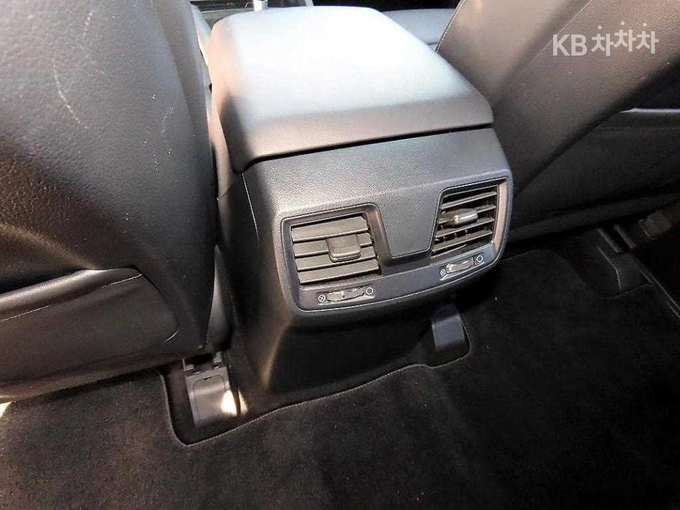 KG Mobility The New (facelift) Rexton 스포츠2.2 4WD Prestige - 17