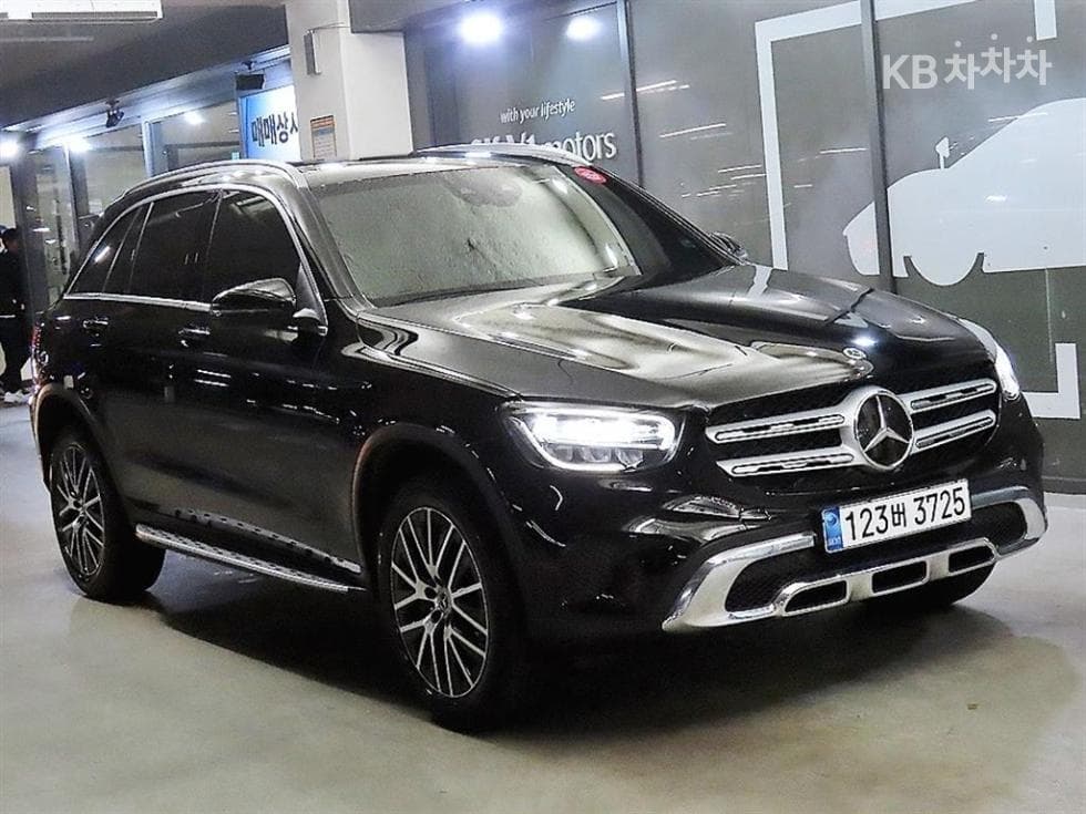 Mercedes-Benz GLC(X253) 300 e 4Matic - Image 1