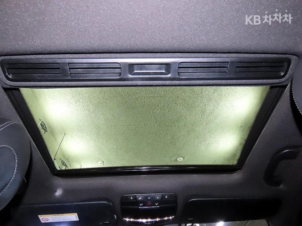 Mercedes-Benz The New (facelift) C-ClassC350e Standard - 17