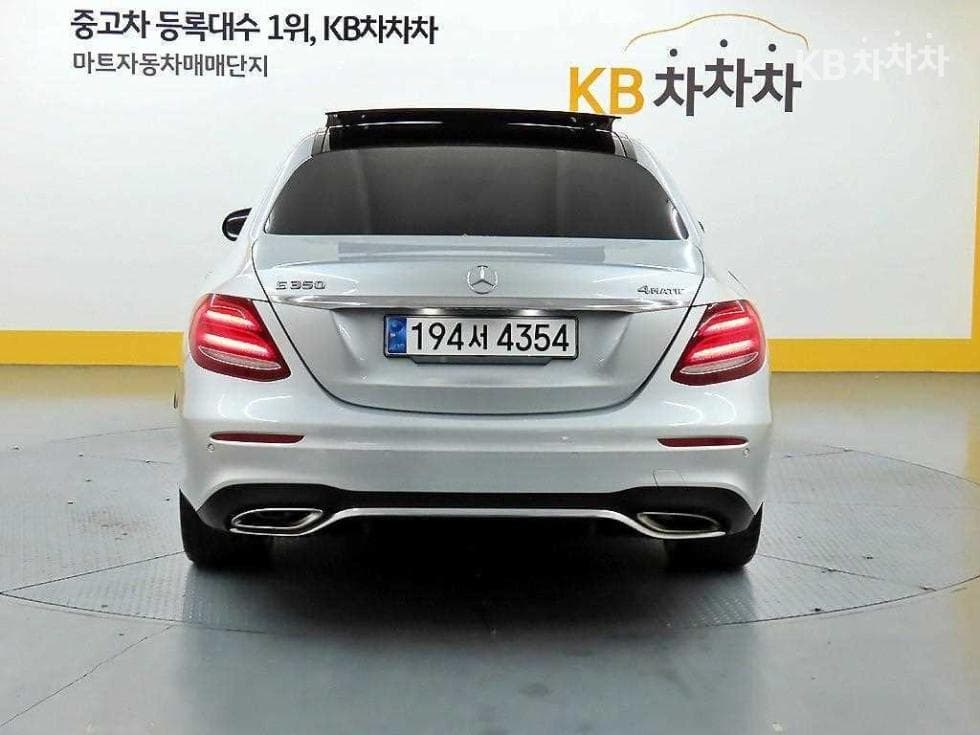 Mercedes-Benz E-Class (W213)E350 4MATIC AMG Line - 3