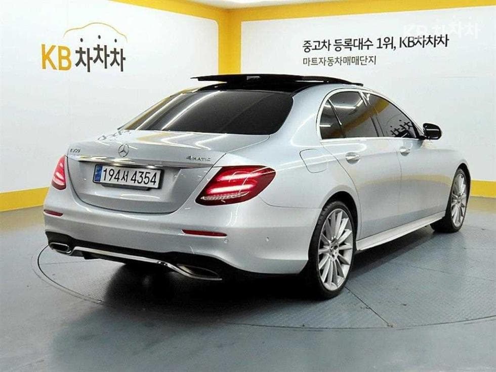 Mercedes-Benz E-Class (W213)E350 4MATIC AMG Line - 4