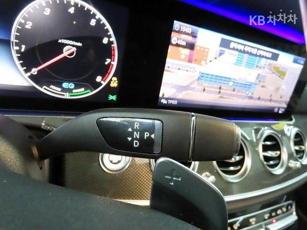 Mercedes-Benz E-Class (W213)E350 4MATIC AMG Line - 10