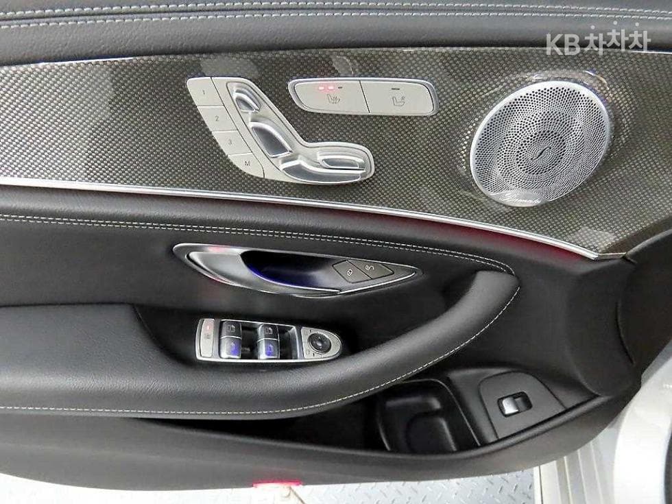Mercedes-Benz E-Class (W213)E350 4MATIC AMG Line - 11