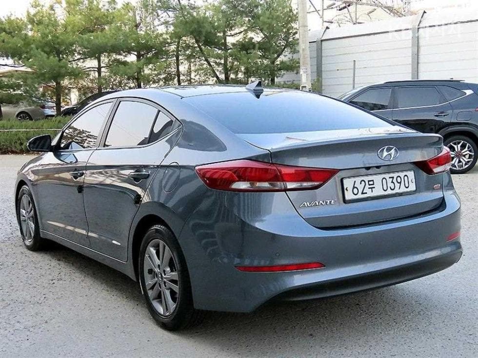 Hyundai Avante (Elantra)AD1.6 GDi Smart Special (special feature/edition) - 3
