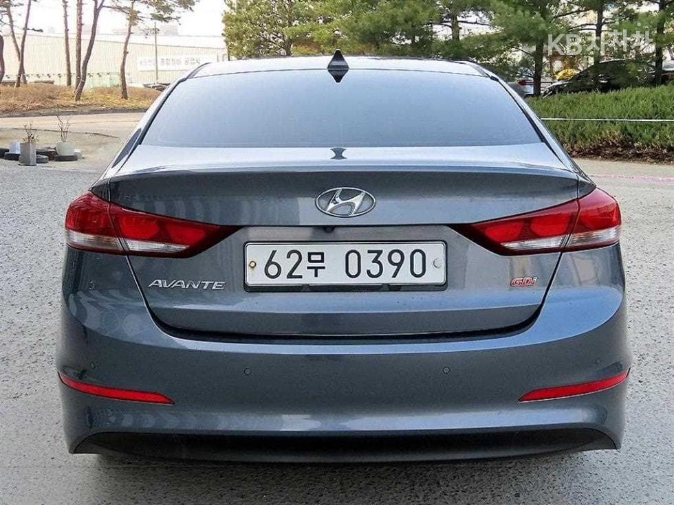 Hyundai Avante (Elantra)AD1.6 GDi Smart Special (special feature/edition) - 4