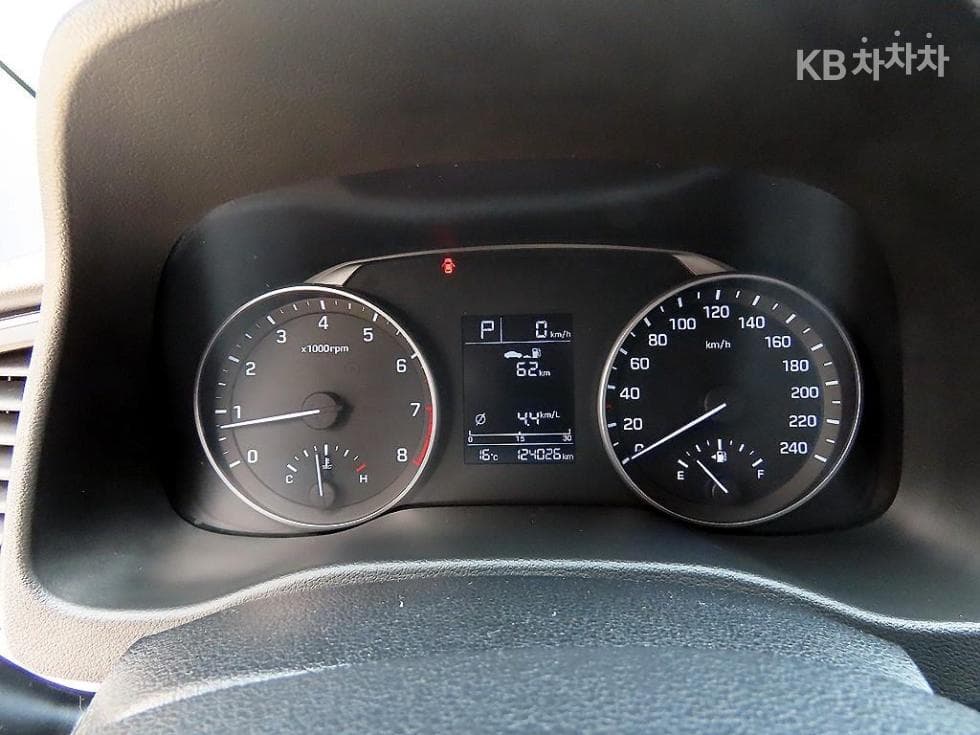 Hyundai Avante (Elantra)AD1.6 GDi Smart Special (special feature/edition) - 9