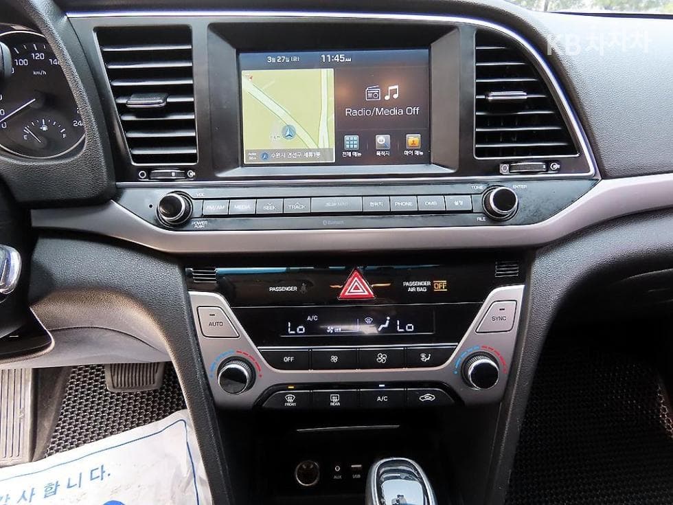 Hyundai Avante (Elantra)AD1.6 GDi Smart Special (special feature/edition) - 13