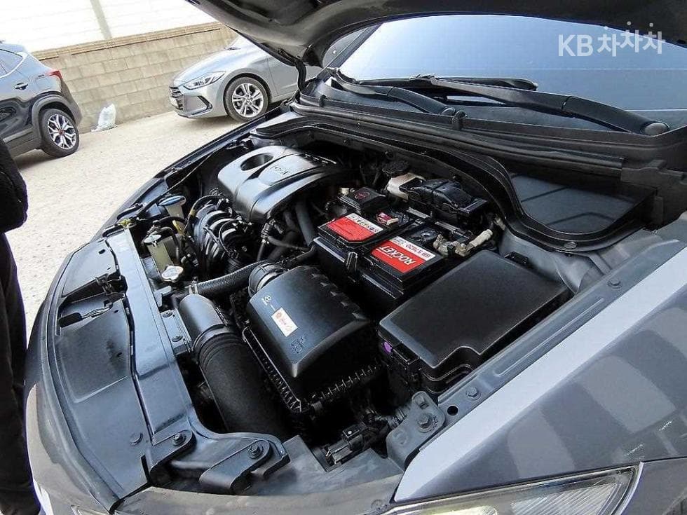 Hyundai Avante (Elantra)AD1.6 GDi Smart Special (special feature/edition) - 18