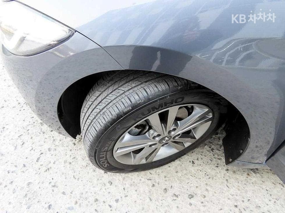 Hyundai Avante (Elantra)AD1.6 GDi Smart Special (special feature/edition) - 19