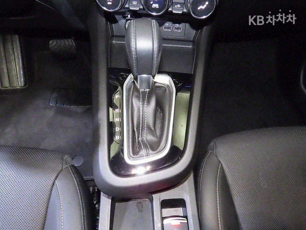 Renault Korea 아르카나 E-Tech Hybrid1.6 GTe 테크노 - 12