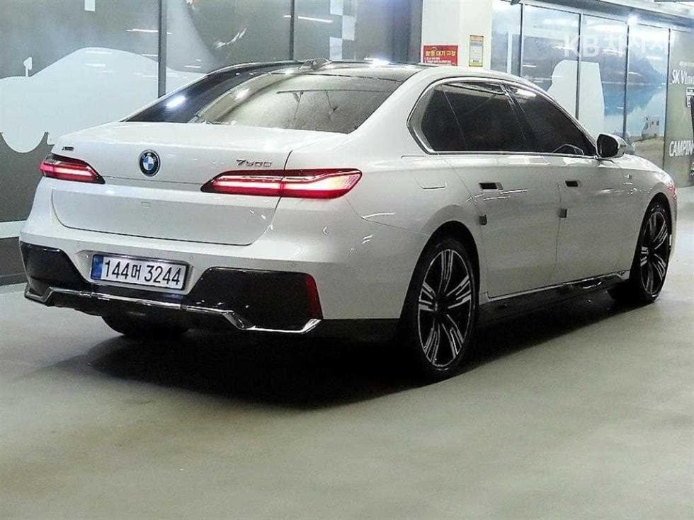 BMW 7시리즈(G70)750e xDrive DPE Executive - 4
