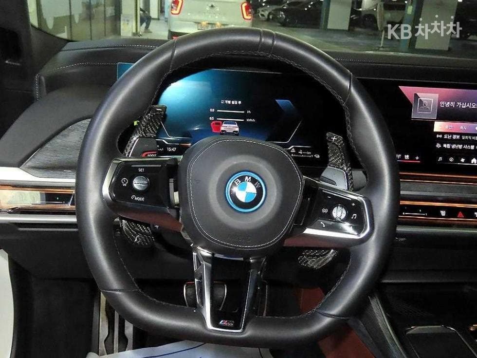 BMW 7시리즈(G70)750e xDrive DPE Executive - 8