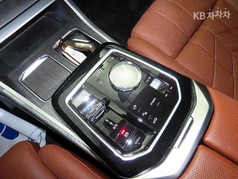 BMW 7시리즈(G70)750e xDrive DPE Executive - 12