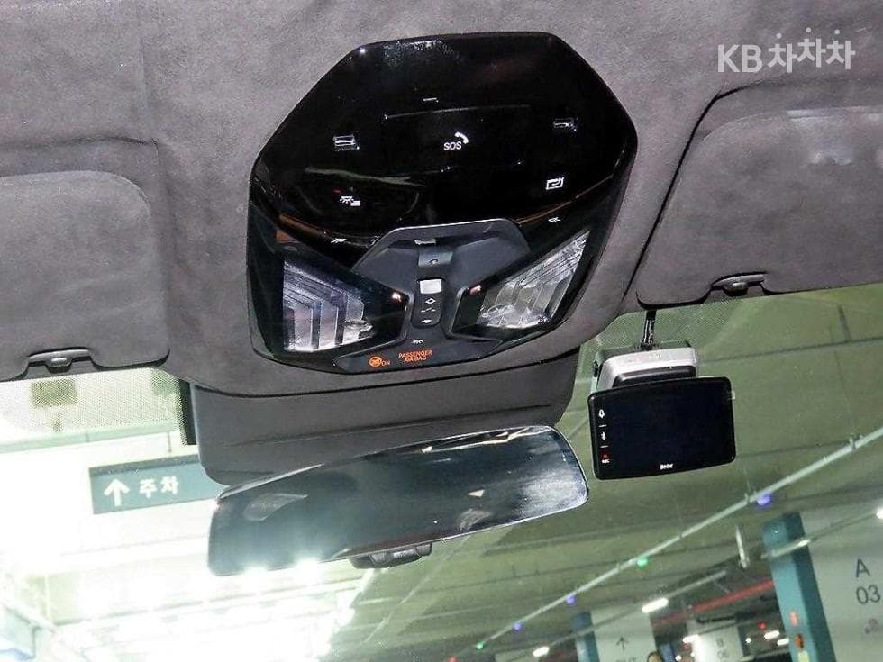 BMW 7시리즈(G70)750e xDrive DPE Executive - 15