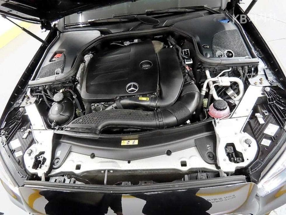 Mercedes-Benz E-Class (W213)E350 4MATIC Avantgarde - 19