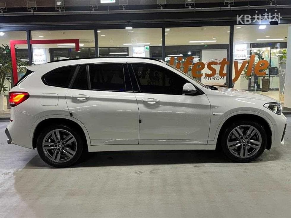BMW X1 (F48)xDrive 20i M Sport Package - 3