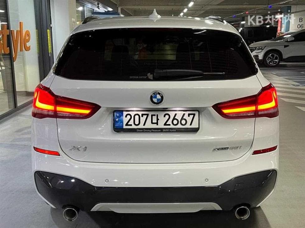 BMW X1 (F48)xDrive 20i M Sport Package - 5