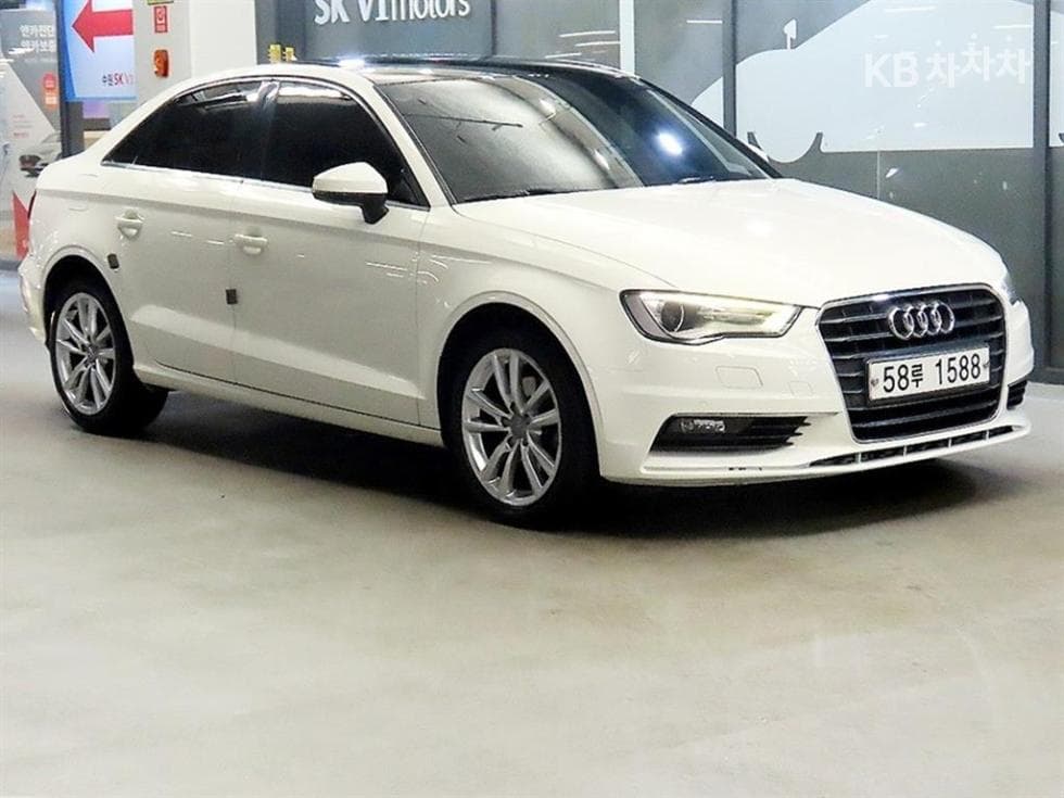 Audi NEW A3 2.0 Turbo Diesel Injection Sedan Dynamic 8V - Image 1