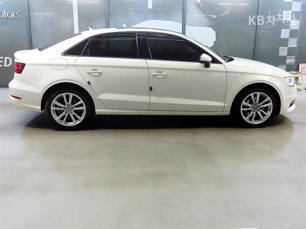 Audi NEW A32.0 Turbo Diesel Injection Sedan Dynamic 8V - 3
