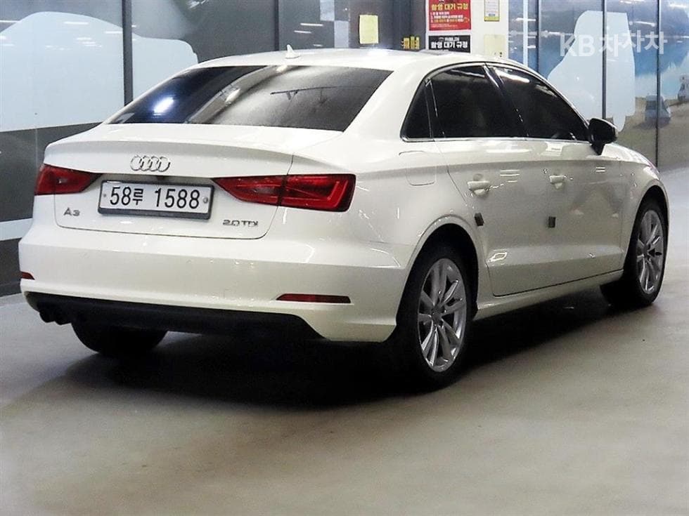 Audi NEW A32.0 Turbo Diesel Injection Sedan Dynamic 8V - 4