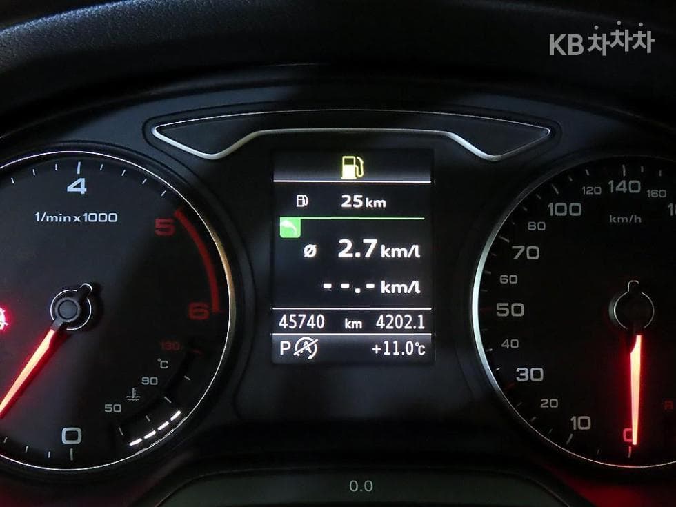 Audi NEW A32.0 Turbo Diesel Injection Sedan Dynamic 8V - 9