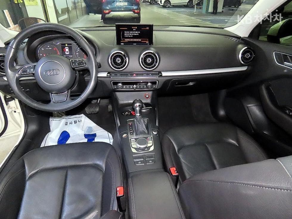 Audi NEW A32.0 Turbo Diesel Injection Sedan Dynamic 8V - 10