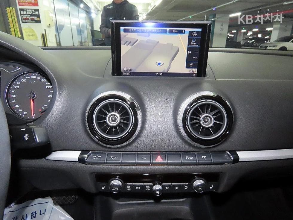 Audi NEW A32.0 Turbo Diesel Injection Sedan Dynamic 8V - 11