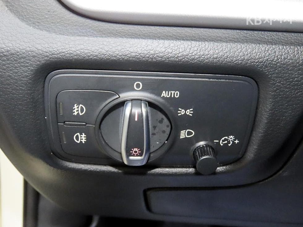 Audi NEW A32.0 Turbo Diesel Injection Sedan Dynamic 8V - 14
