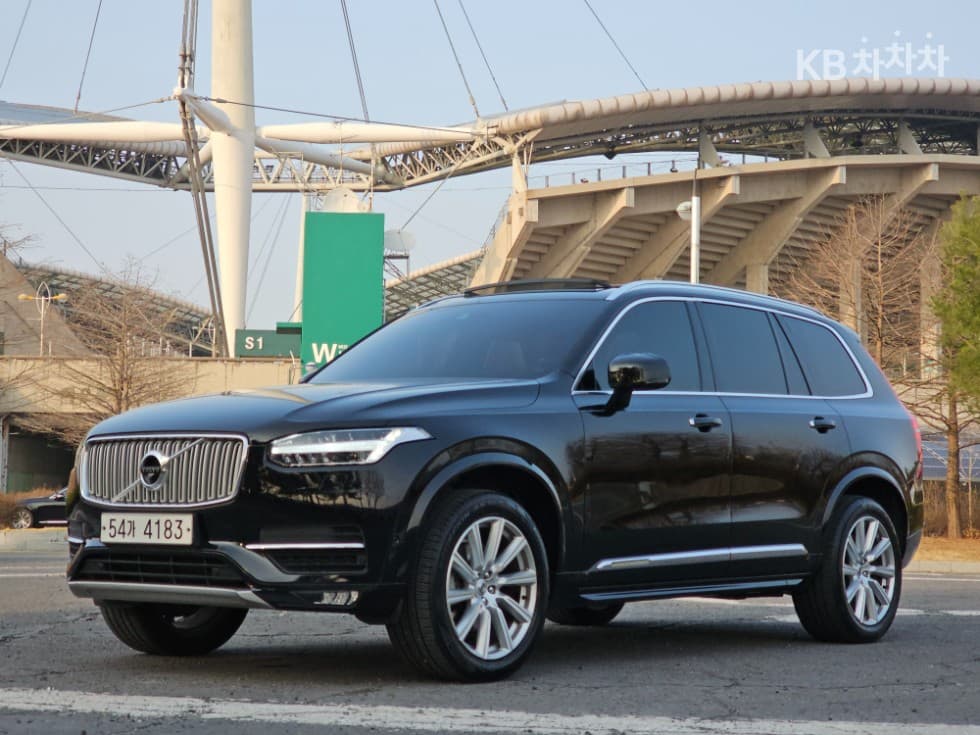 Volvo All New XC90 D5 Inscription - Image 1