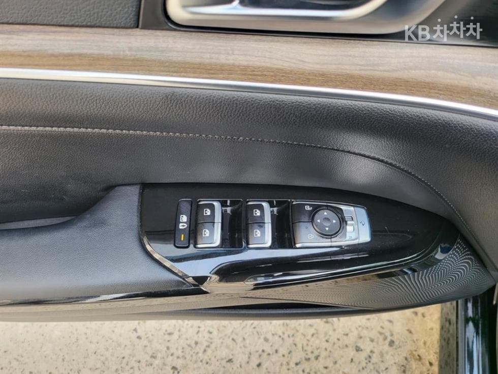 Kia K5 3rd Gen2.0 Gasoline Noblesse - 12