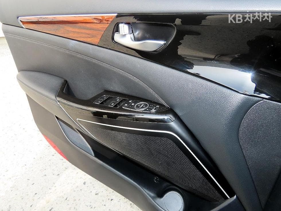 Kia All New K73.0 LPi Luxury - 11