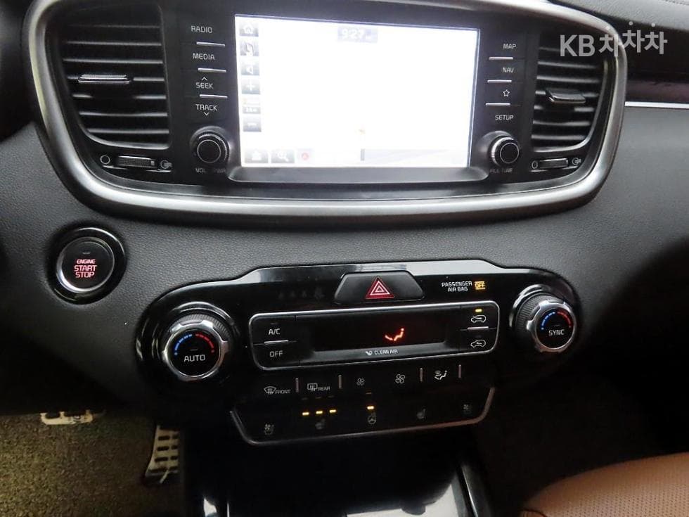 Kia The New (facelift) Sorento2.0 Diesel 2WD 마스터 - 9