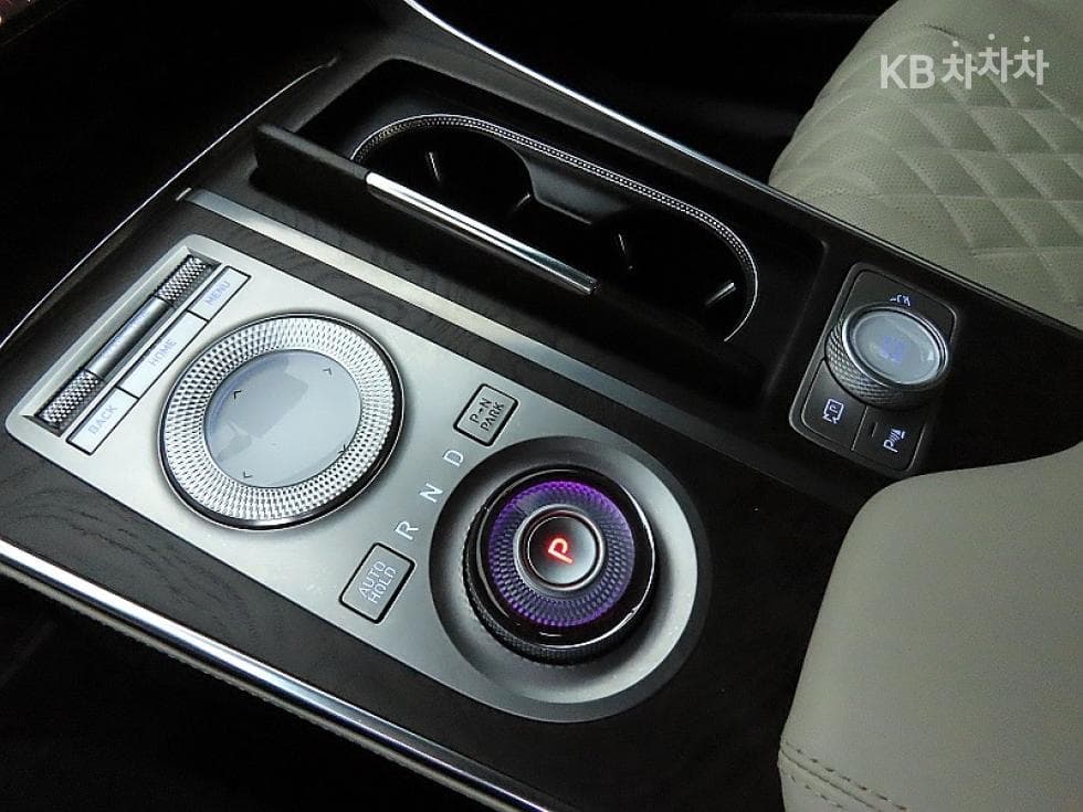 Genesis GV802.5 Turbo Gasoline 2WD - 9