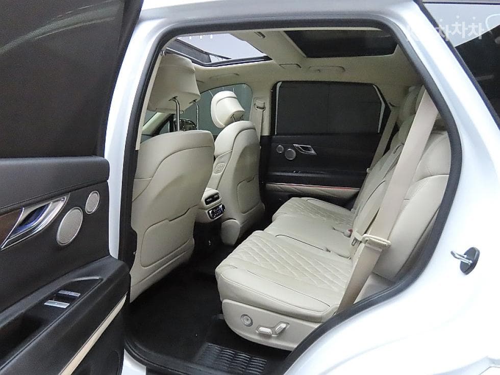 Genesis GV802.5 Turbo Gasoline 2WD - 11