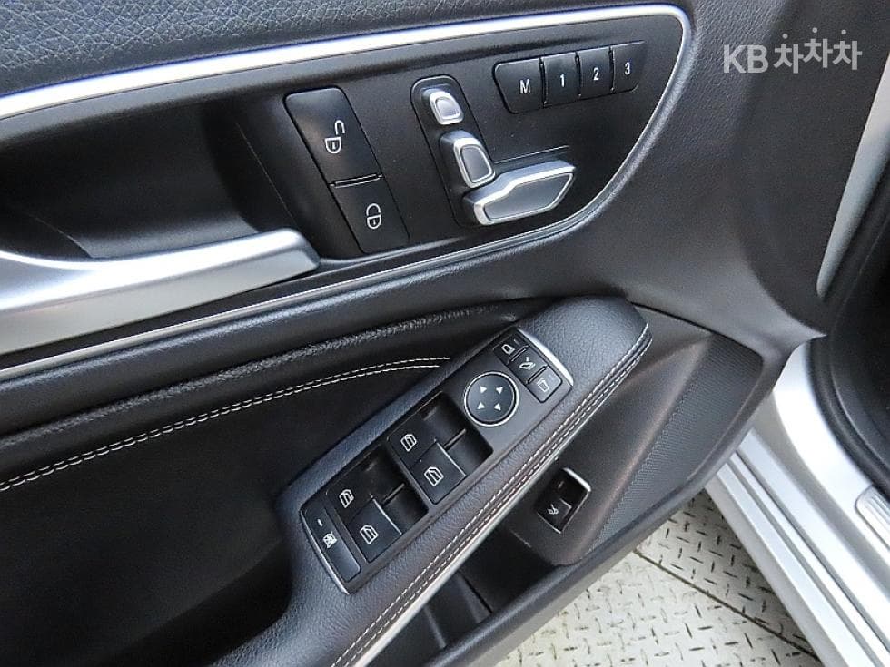 Mercedes-Benz CLA클래스CLA250 4Matic C117 - 13