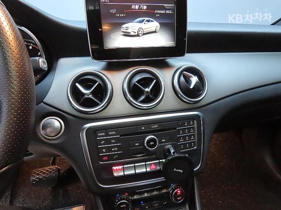 Mercedes-Benz CLA클래스CLA250 4Matic C117 - 17