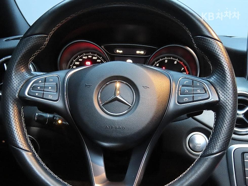 Mercedes-Benz CLA클래스CLA250 4Matic C117 - 18