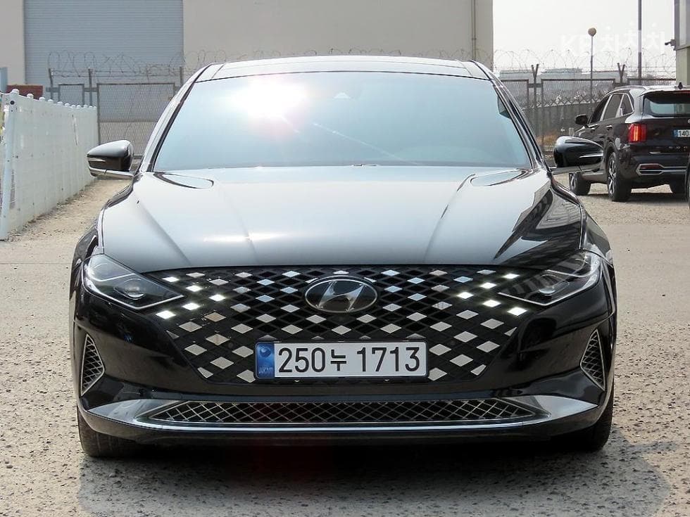 Hyundai The New (facelift) Grandeur (Azera) 2.5 Calligraphy - Image 1