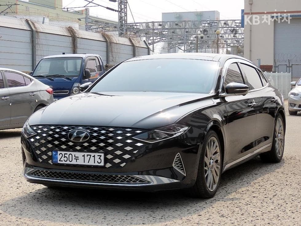 Hyundai The New (facelift) Grandeur (Azera)2.5 Calligraphy - 2