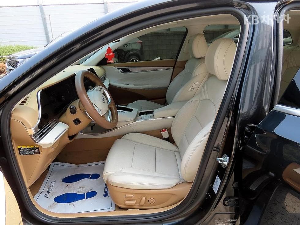 Hyundai The New (facelift) Grandeur (Azera)2.5 Calligraphy - 5
