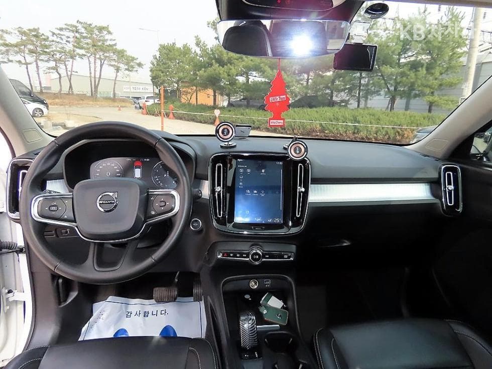 Volvo XC40T4 AWD Momentum - 7