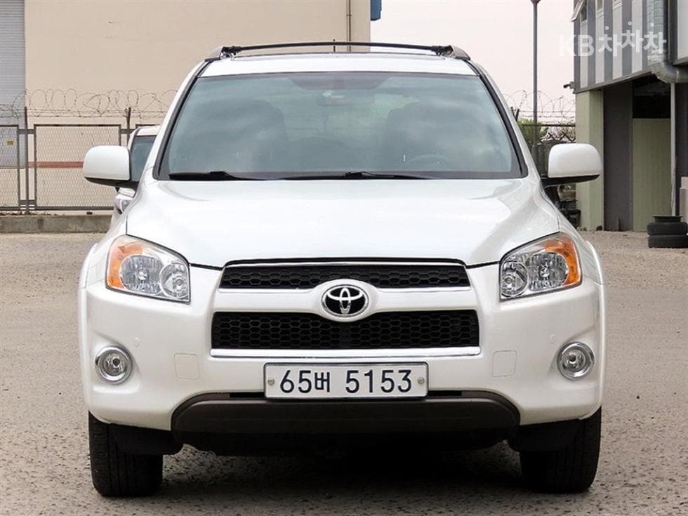 Toyota RAV4 2.5 4WD - Image 1