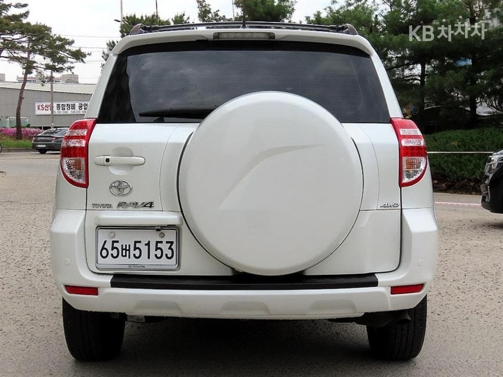 Toyota RAV42.5 4WD - 4