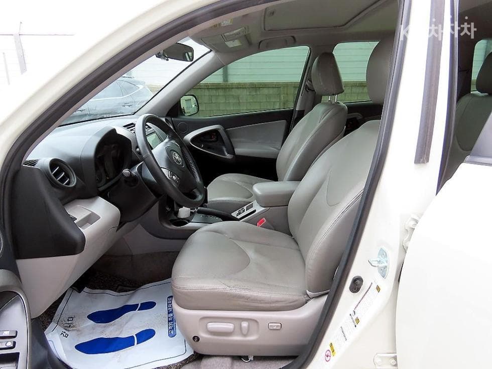 Toyota RAV42.5 4WD - 5