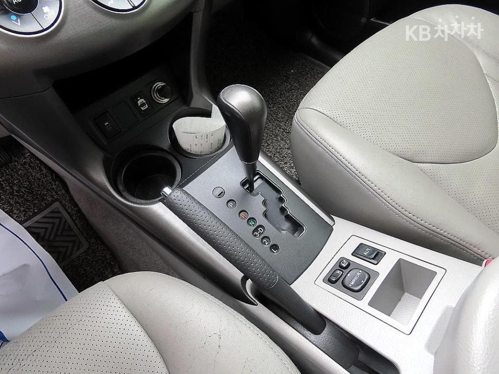 Toyota RAV42.5 4WD - 10