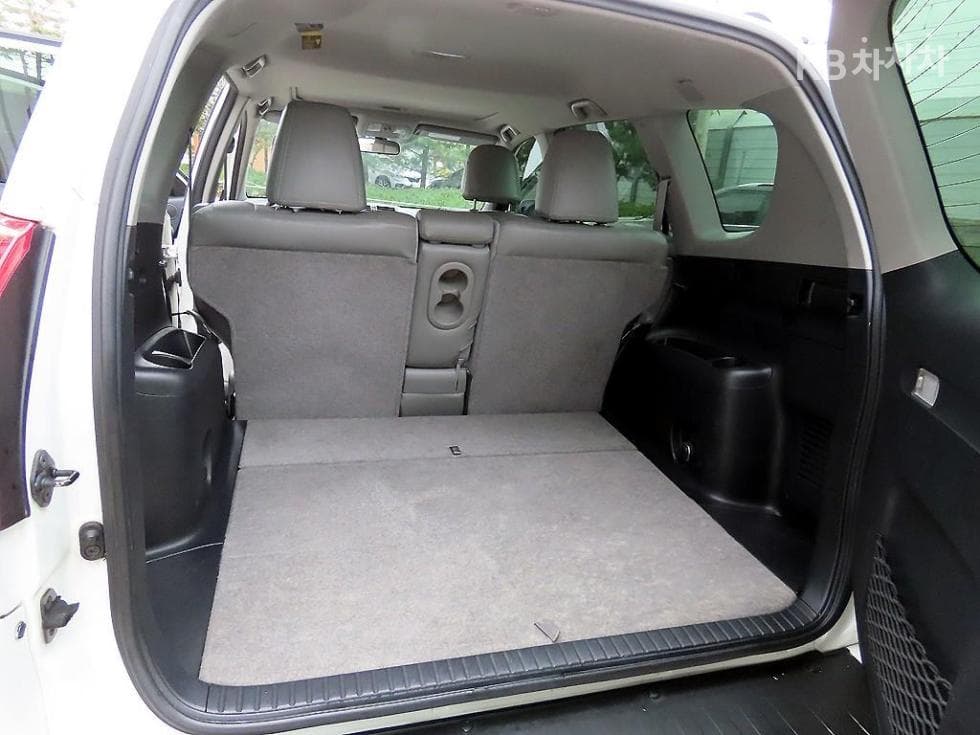 Toyota RAV42.5 4WD - 18