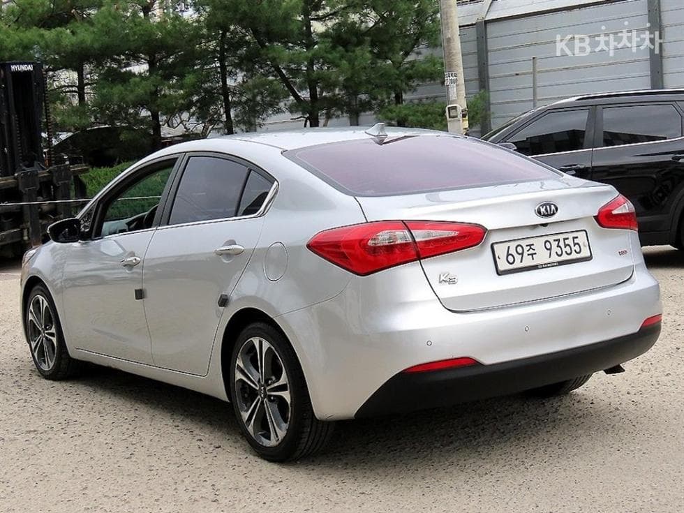 Kia K3Trendy - 3