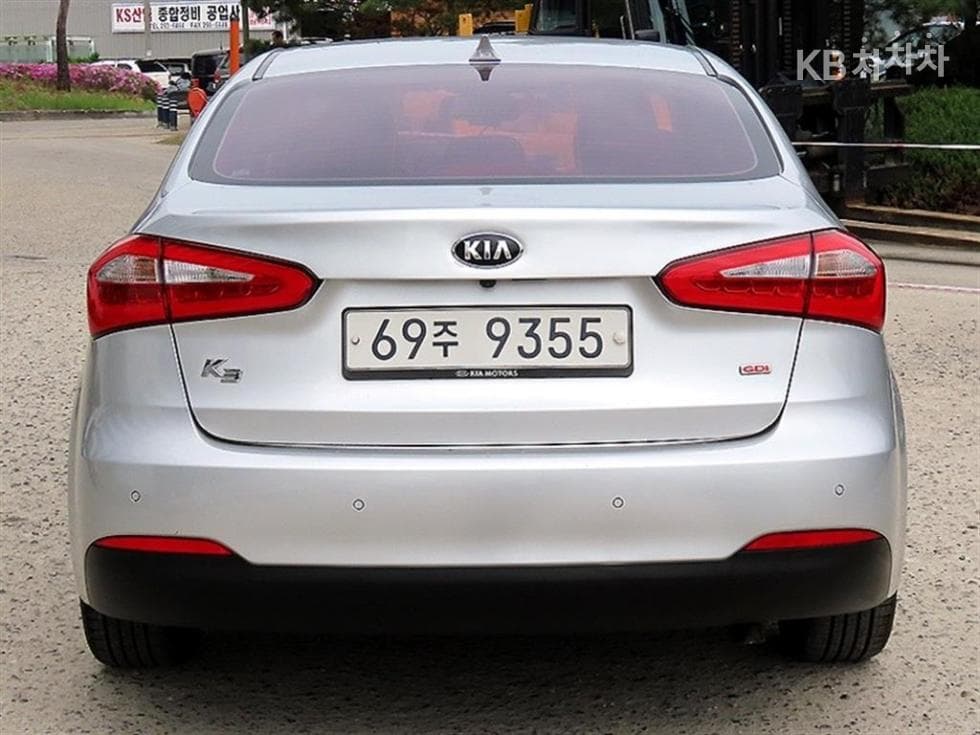 Kia K3Trendy - 4